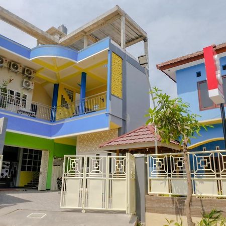 Oyo 1979 Alif Family Residence Malang Bagian luar foto