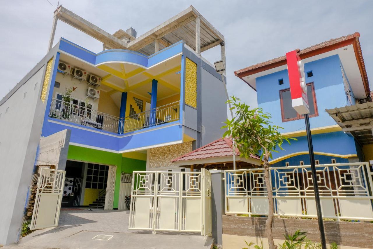 Oyo 1979 Alif Family Residence Malang Bagian luar foto